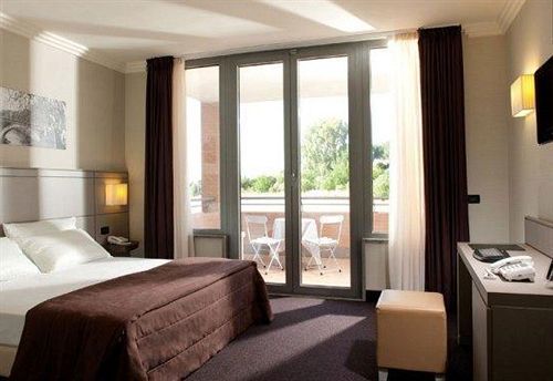 Ardeatina Park 4*